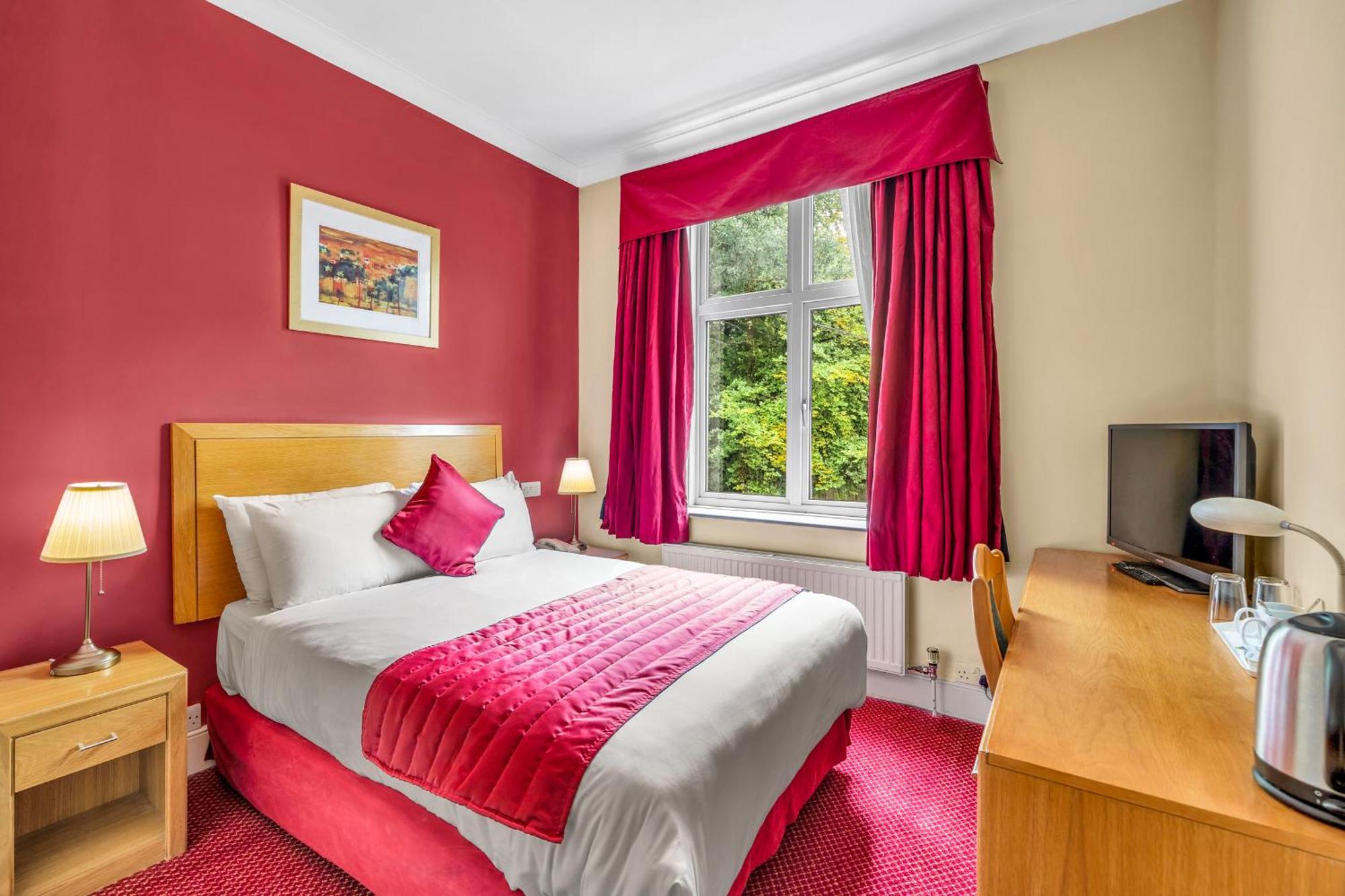 Dial House Hotel Кроуторн Экстерьер фото