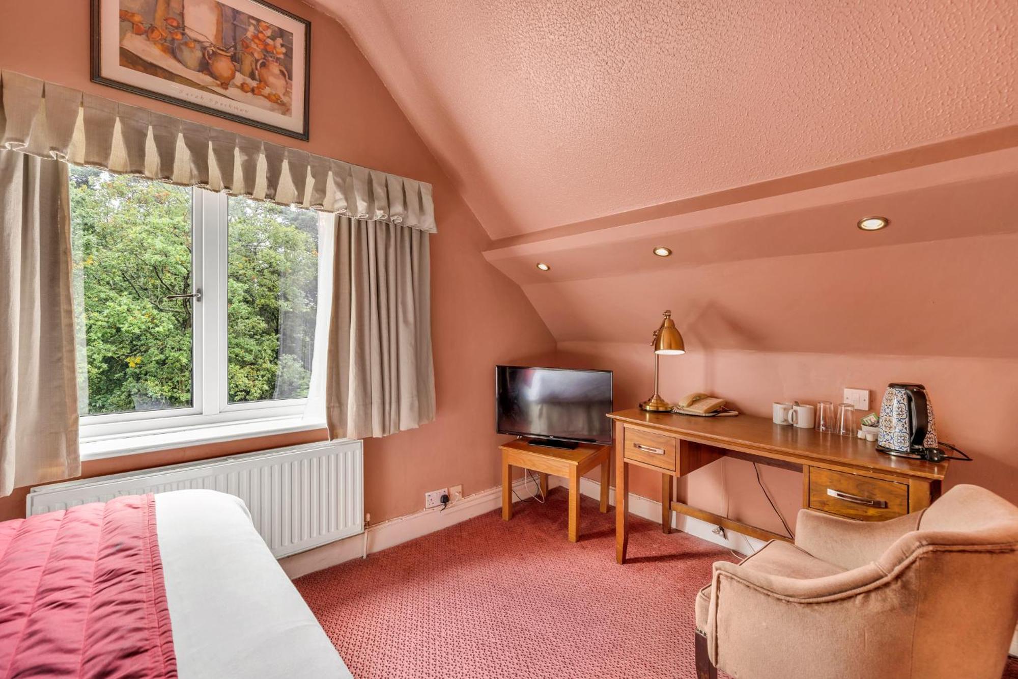 Dial House Hotel Кроуторн Экстерьер фото