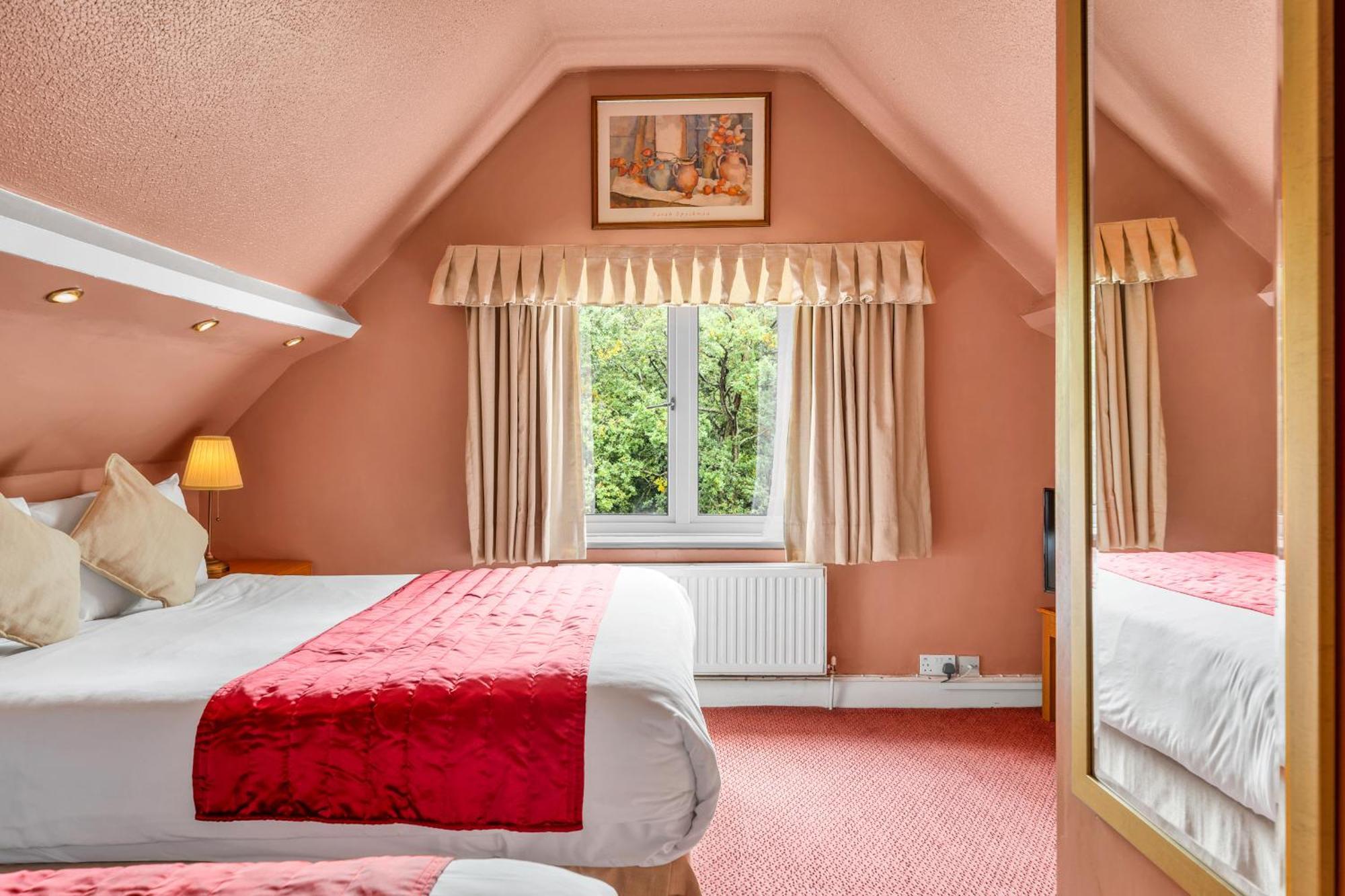 Dial House Hotel Кроуторн Экстерьер фото